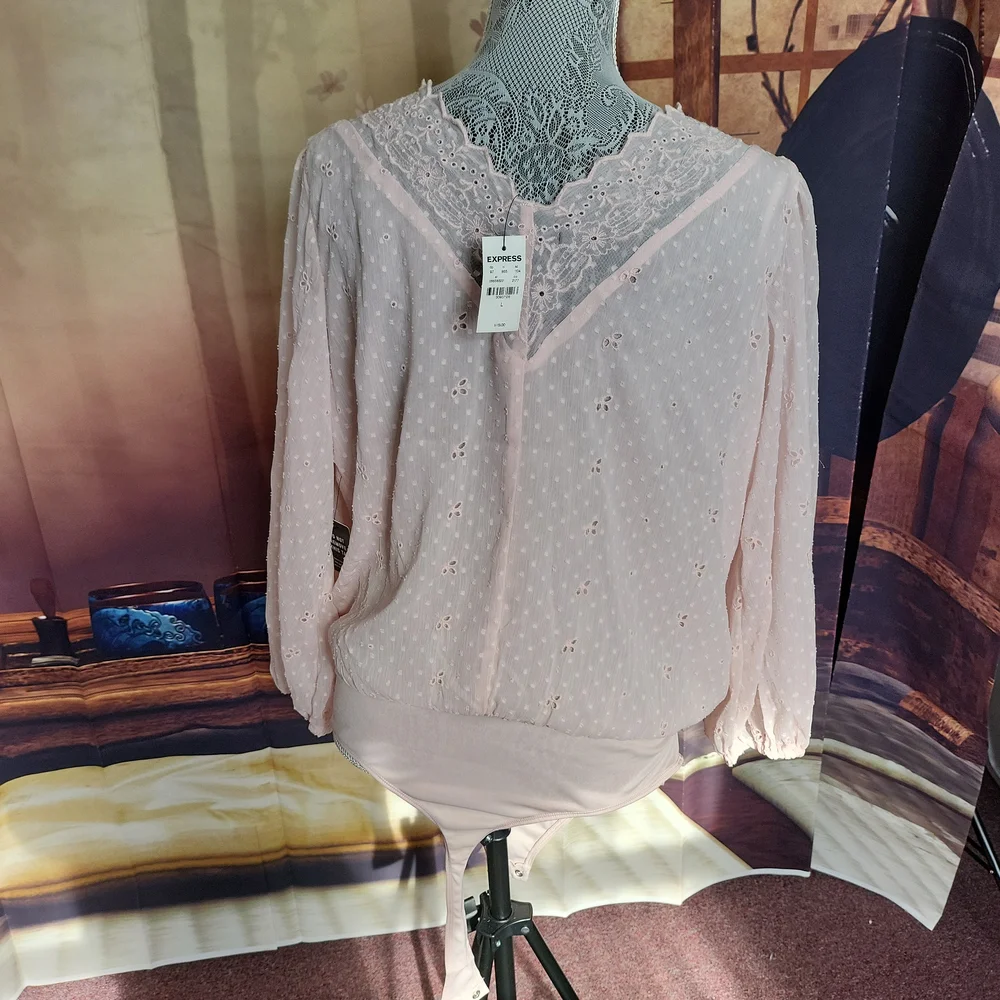 Top - Picture 2 of 4